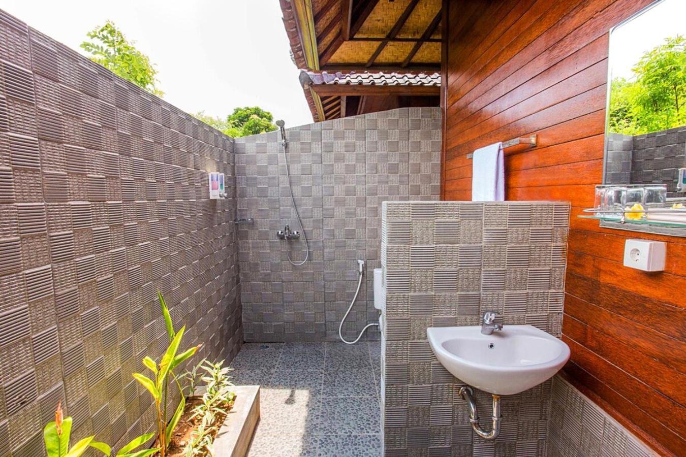Maharatu Villa Lembongan Exterior photo