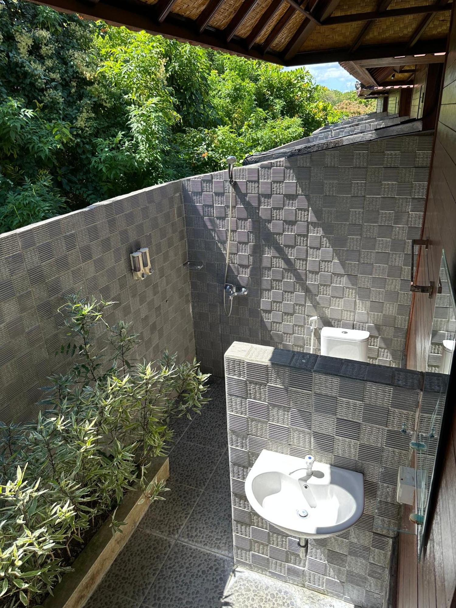 Maharatu Villa Lembongan Exterior photo